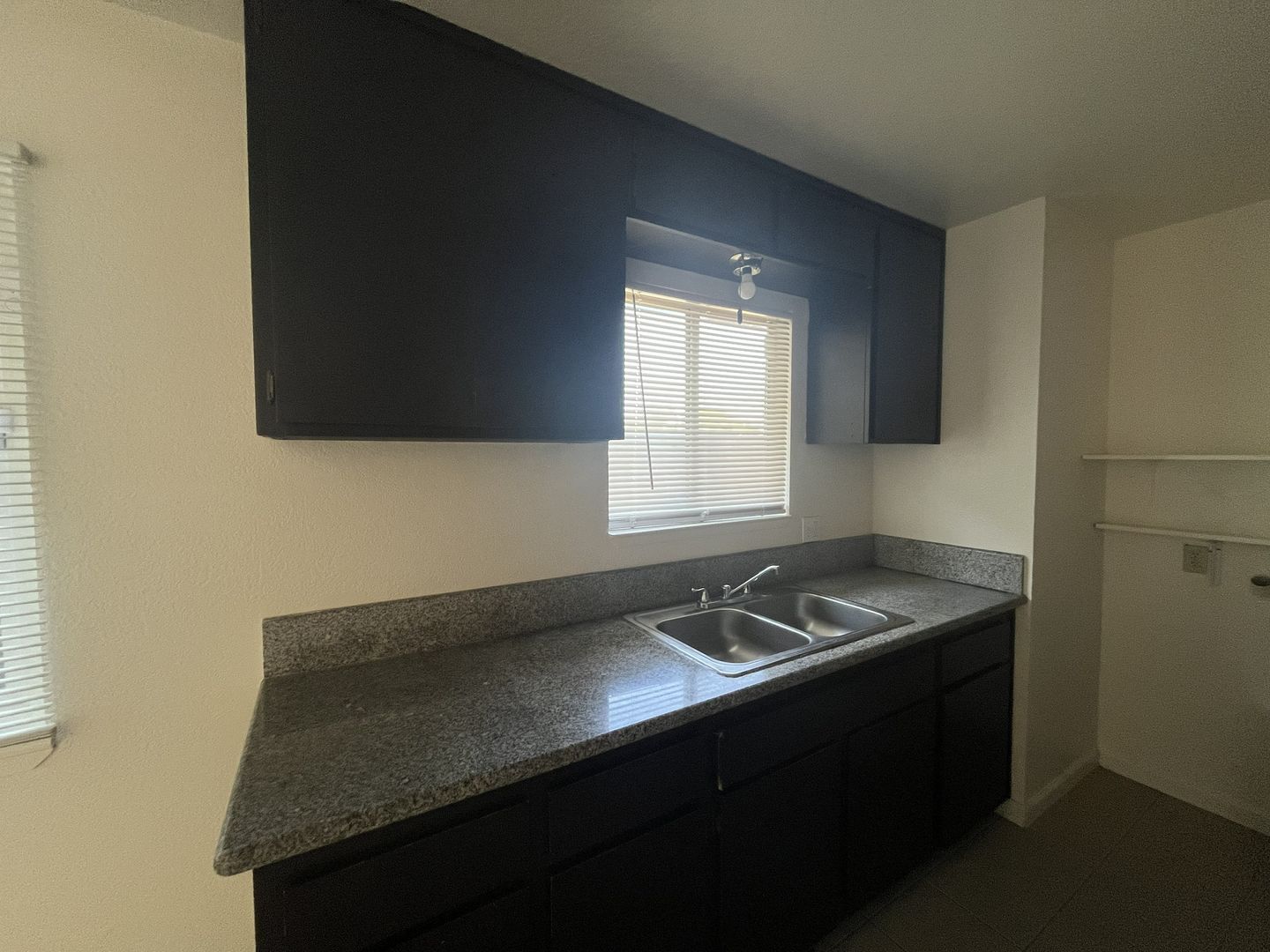 2856 Del Paso Blvd - Sacramento - California - 2 bed, 1 bath rental property