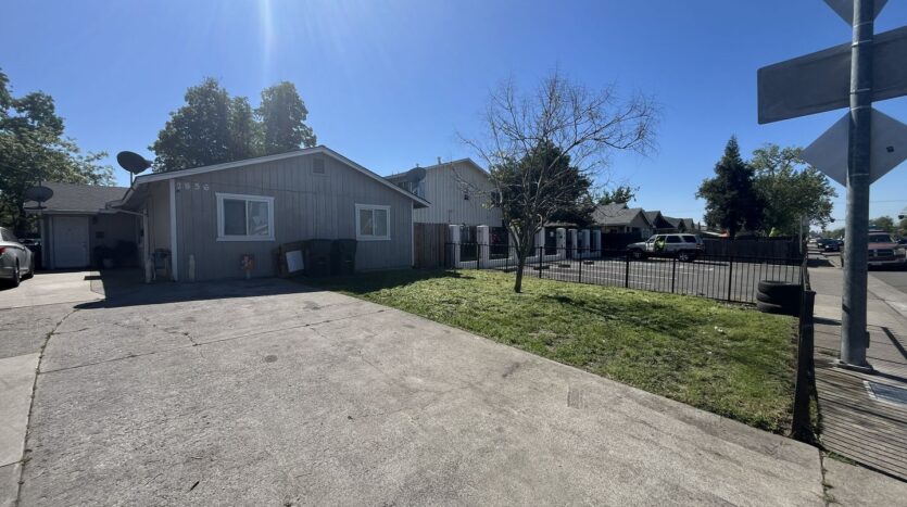 2856 Del Paso Blvd - Sacramento - California - 2 bed, 1 bath rental property