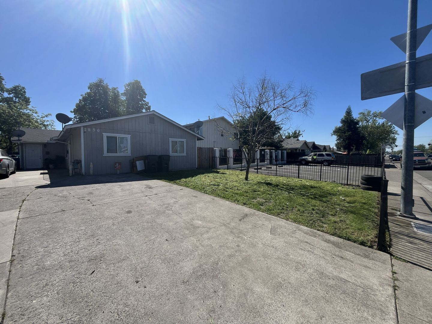 2856 Del Paso Blvd - Sacramento - California - 2 bed, 1 bath rental property