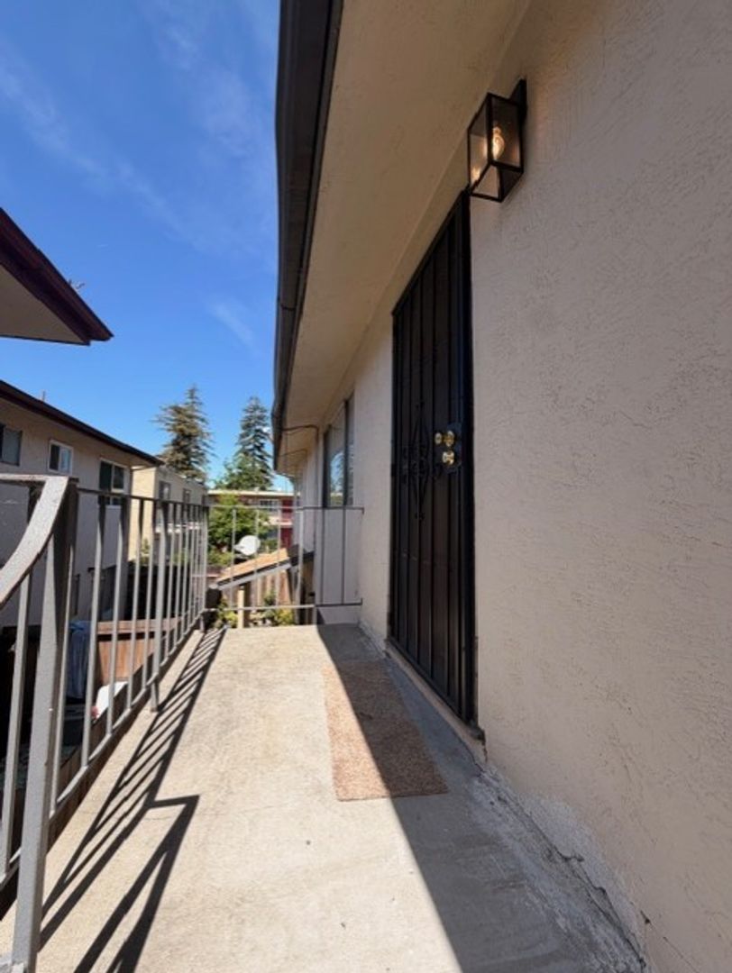 29163 Dixon Street - Hayward - California - 2 bed, 1 bath rental property