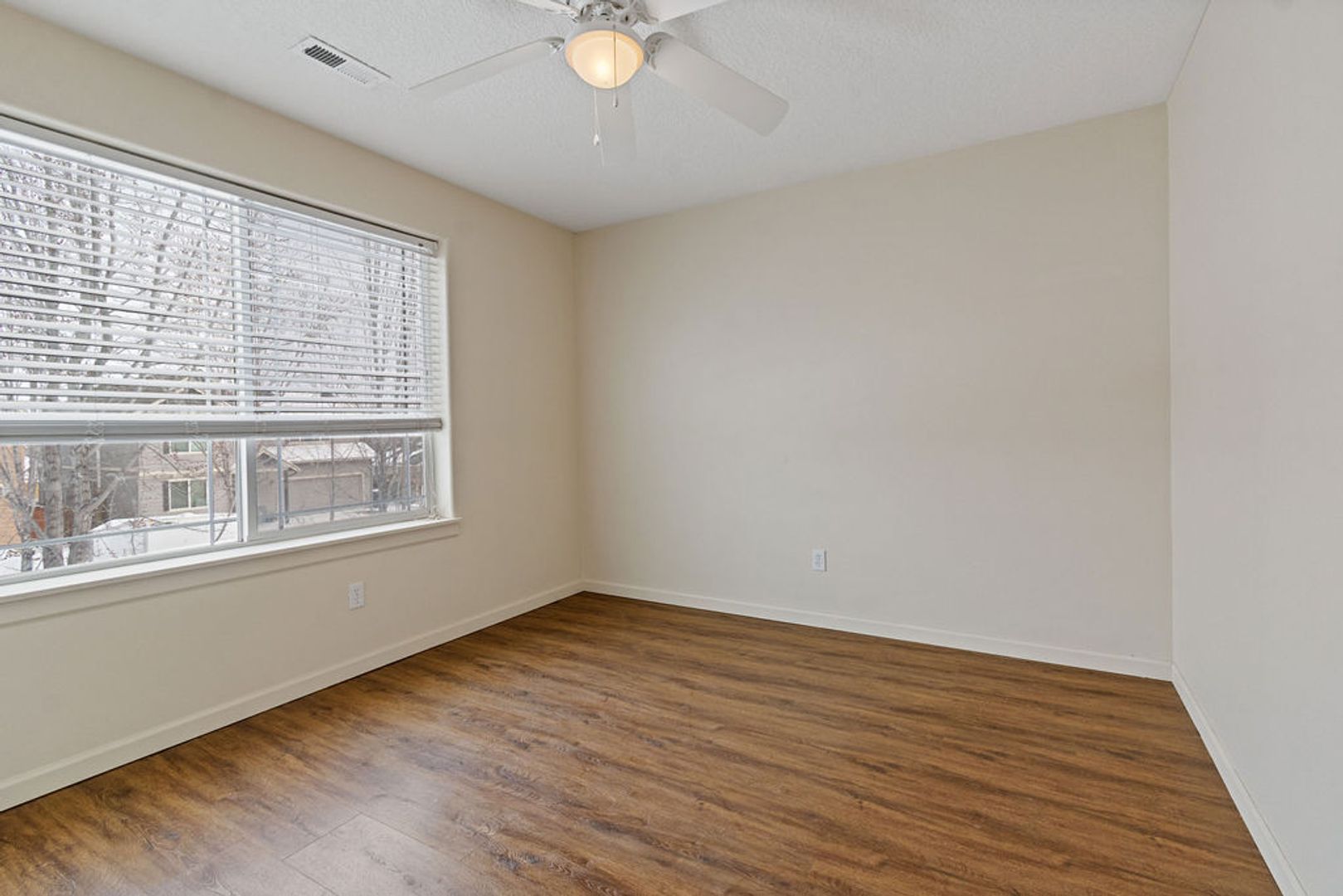 2934 SW Cascade Ave. Redmond, OR 97756 - Redmond - Oregon - 4 bed, 3 bath rental property