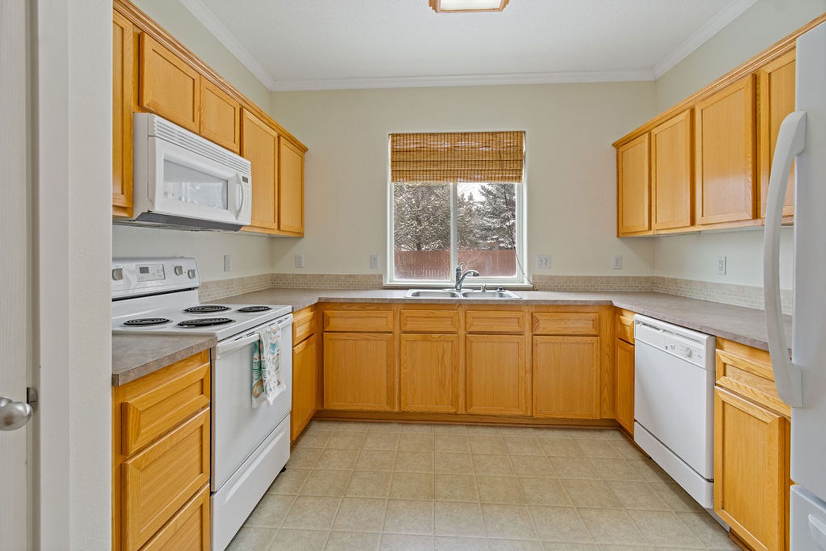 2934 SW Cascade Ave. Redmond, OR 97756 - Redmond - Oregon - 4 bed, 3 bath rental property