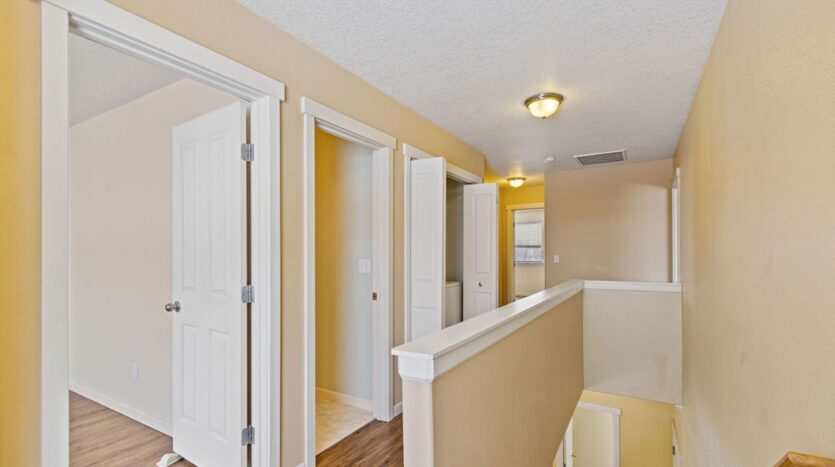 2934 SW Cascade Ave. Redmond, OR 97756 - Redmond - Oregon - 4 bed, 3 bath rental property