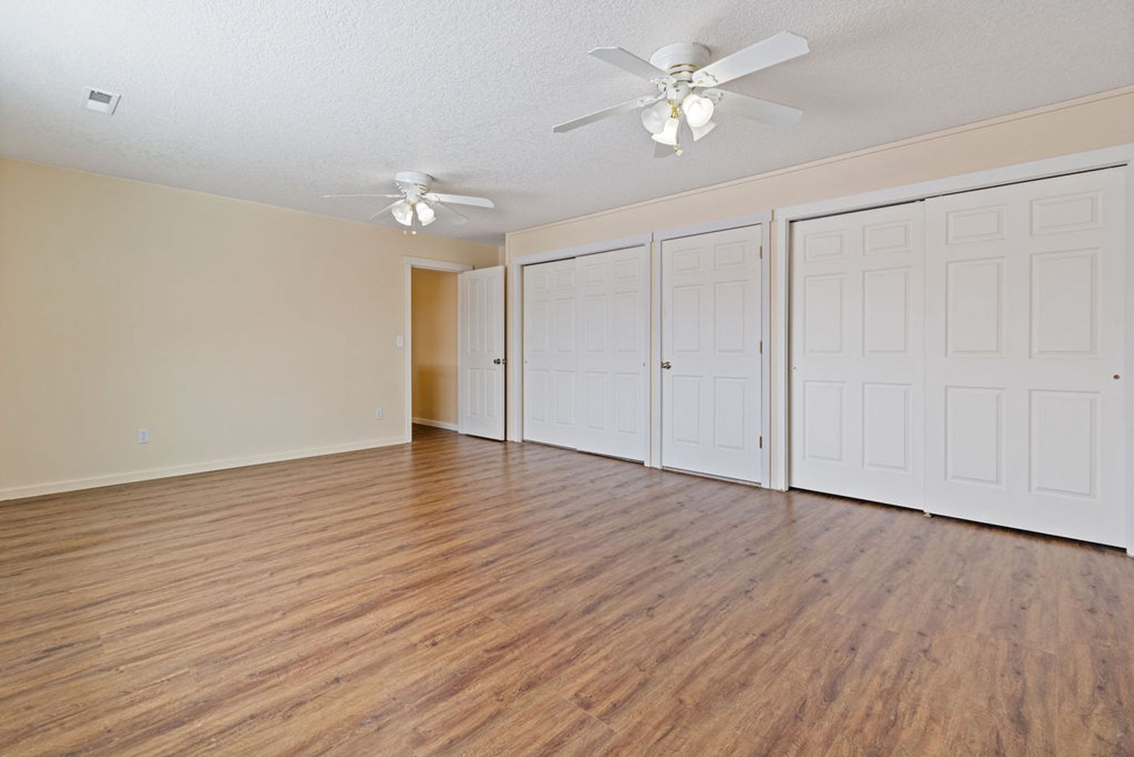 2934 SW Cascade Ave. Redmond, OR 97756 - Redmond - Oregon - 4 bed, 3 bath rental property