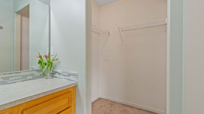 2934 SW Cascade Ave. Redmond, OR 97756 - Redmond - Oregon - 4 bed, 3 bath rental property