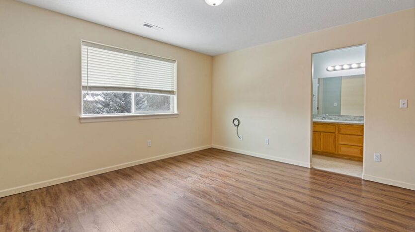 2934 SW Cascade Ave. Redmond, OR 97756 - Redmond - Oregon - 4 bed, 3 bath rental property