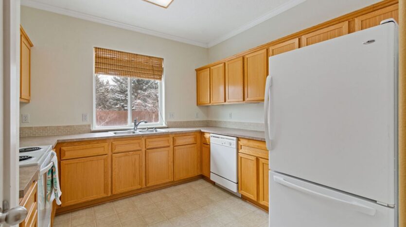 2934 SW Cascade Ave. Redmond, OR 97756 - Redmond - Oregon - 4 bed, 3 bath rental property