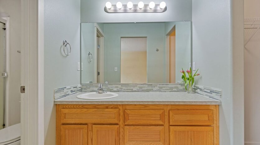 2934 SW Cascade Ave. Redmond, OR 97756 - Redmond - Oregon - 4 bed, 3 bath rental property