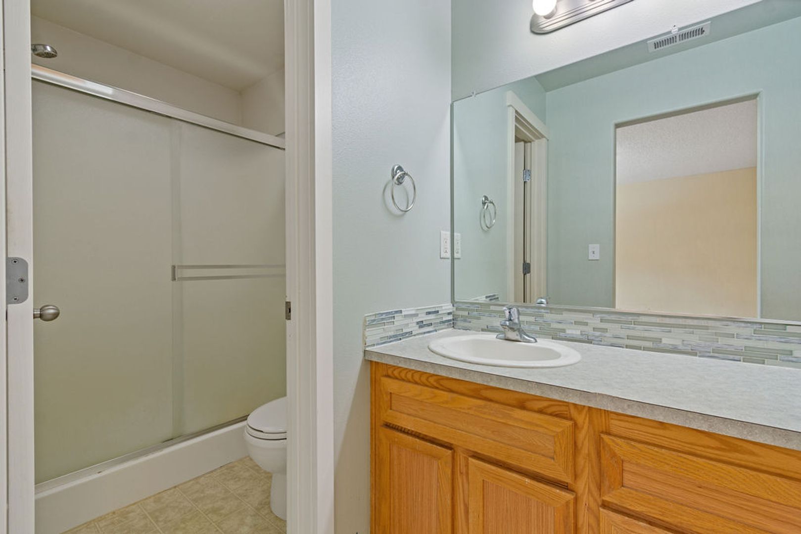 2934 SW Cascade Ave. Redmond, OR 97756 - Redmond - Oregon - 4 bed, 3 bath rental property