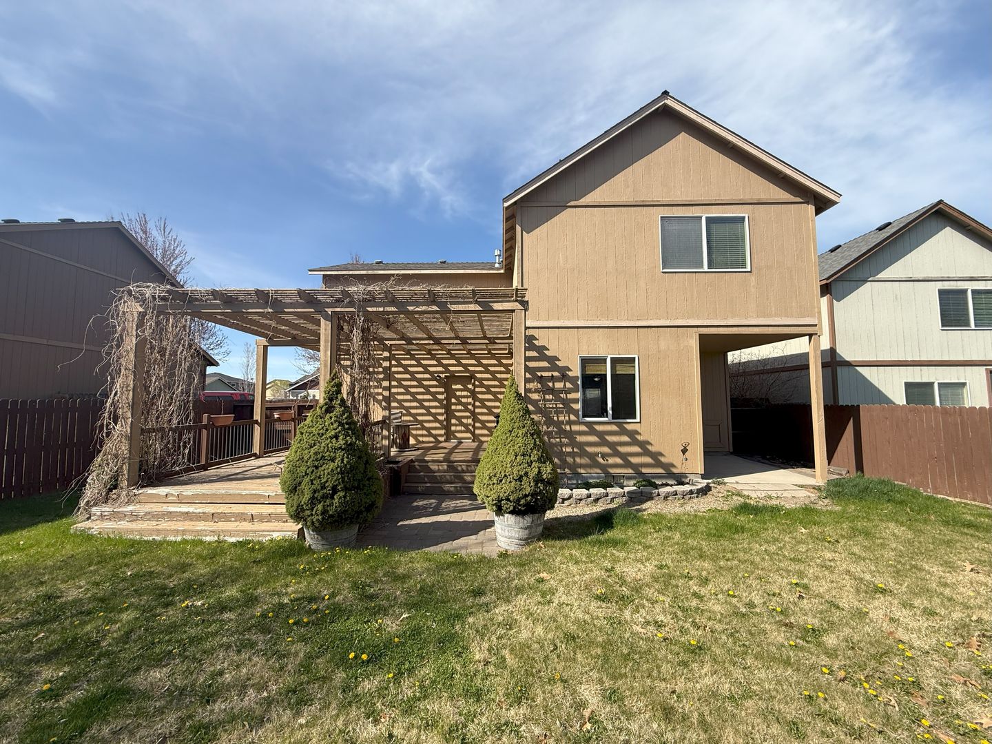 2934 SW Cascade Ave. Redmond, OR 97756 - Redmond - Oregon - 4 bed, 3 bath rental property