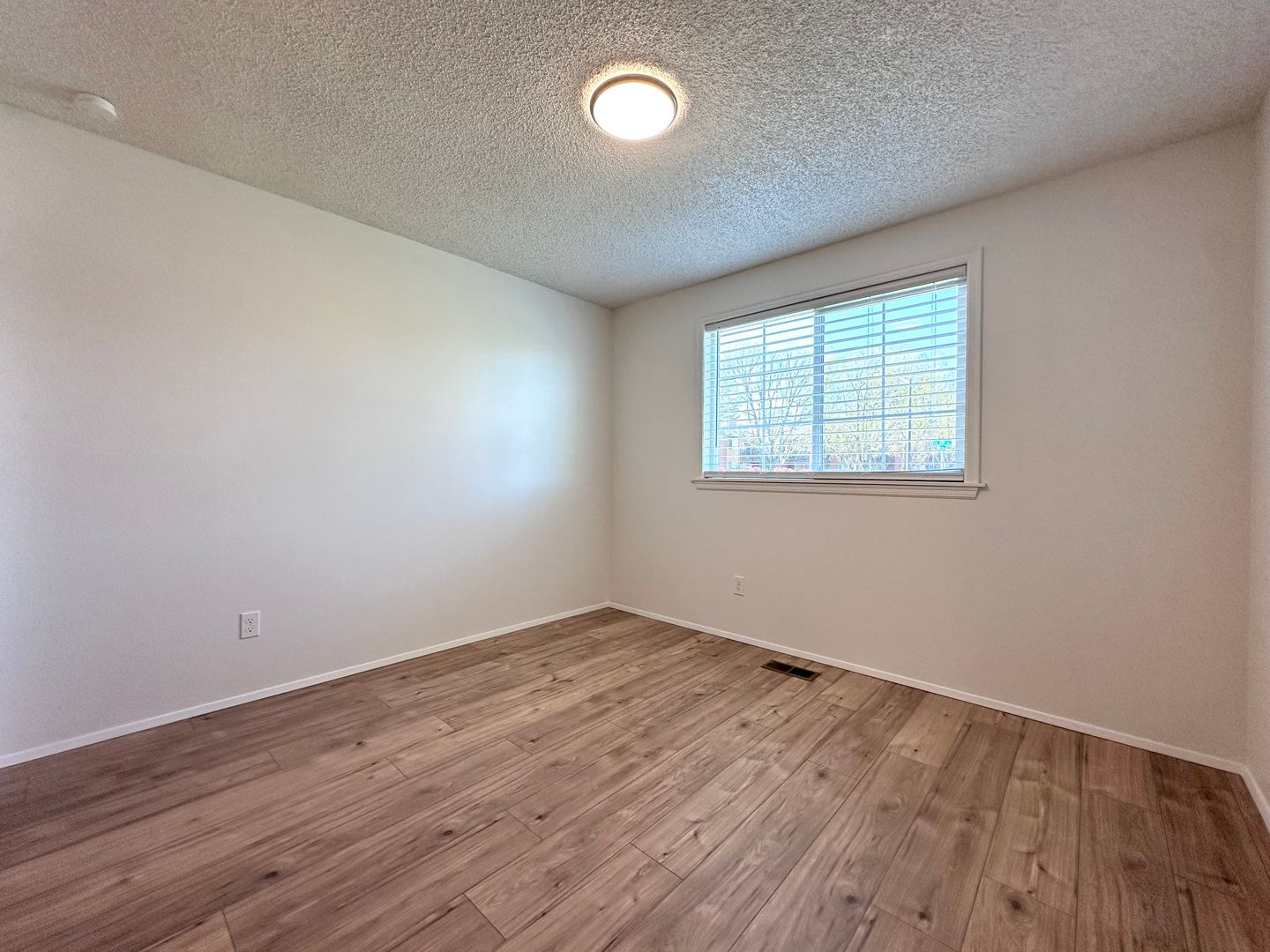 3025 NE 29th St - Gresham - Oregon - 3 bed, 1 bath rental property