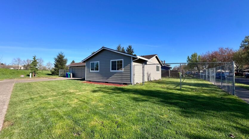 3025 NE 29th St - Gresham - Oregon - 3 bed, 1 bath rental property
