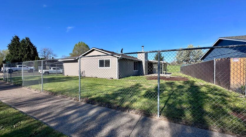 3025 NE 29th St - Gresham - Oregon - 3 bed, 1 bath rental property