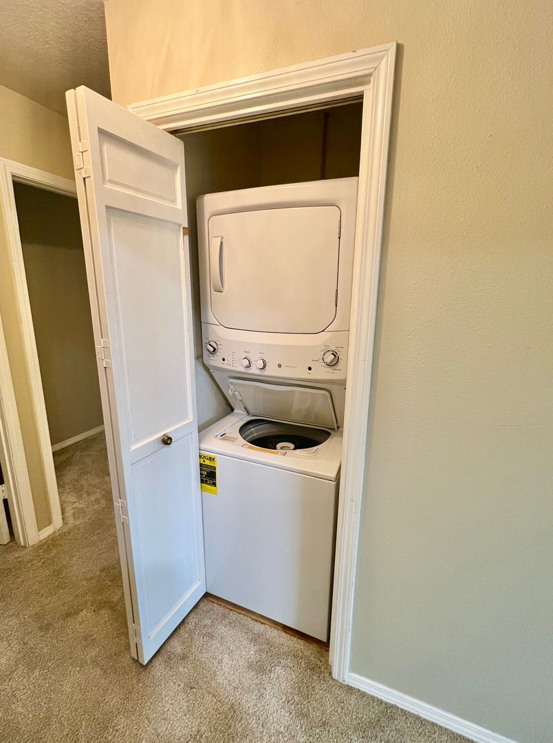 304-310 Cervantes Cir - Lake Oswego - Oregon - 3 bed, 2 bath rental property