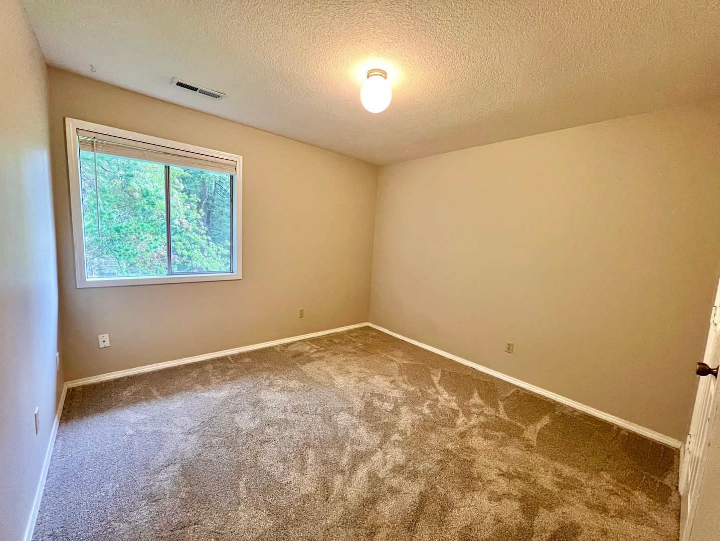 304-310 Cervantes Cir - Lake Oswego - Oregon - 3 bed, 2 bath rental property