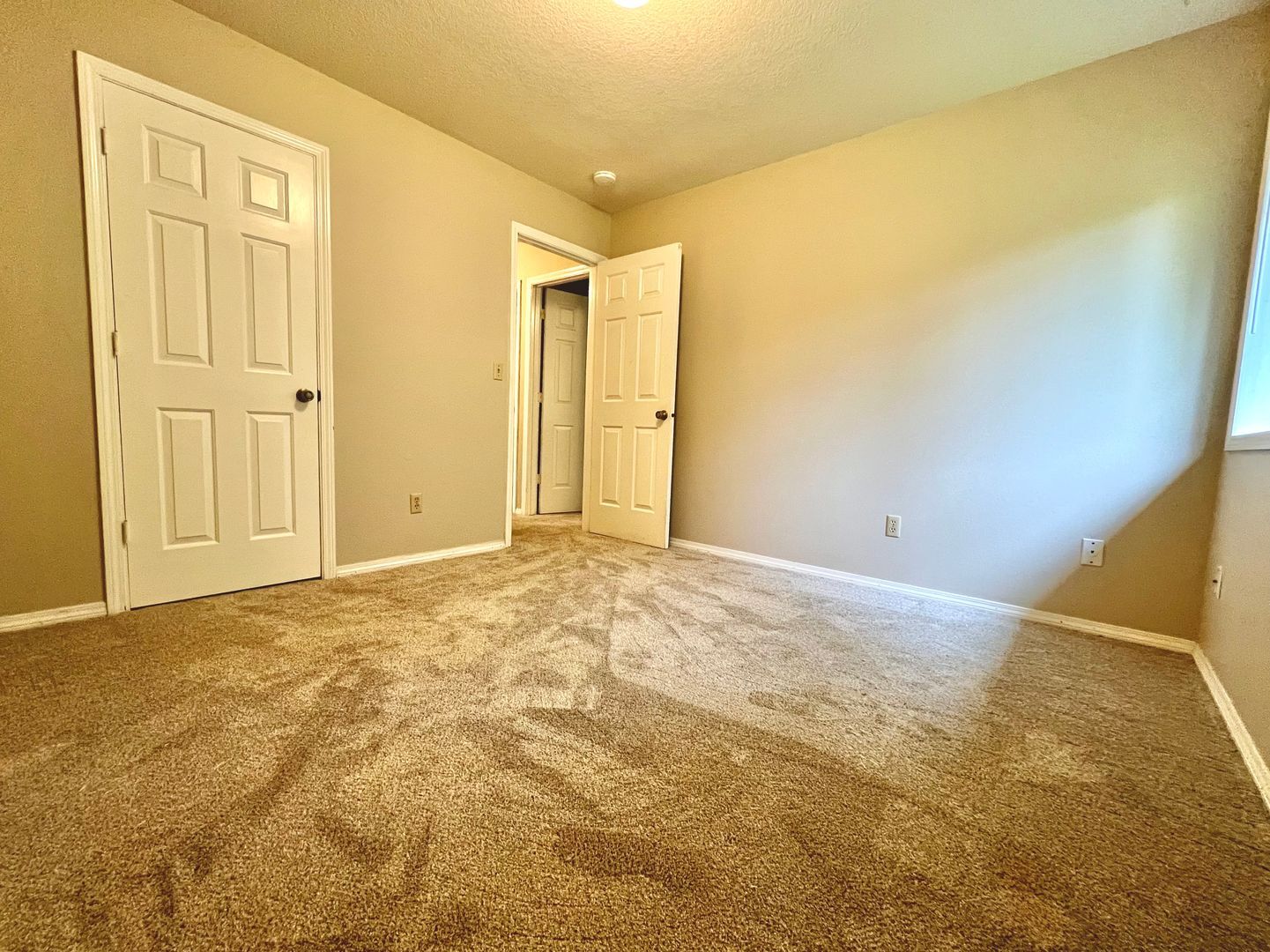 304-310 Cervantes Cir - Lake Oswego - Oregon - 3 bed, 2 bath rental property