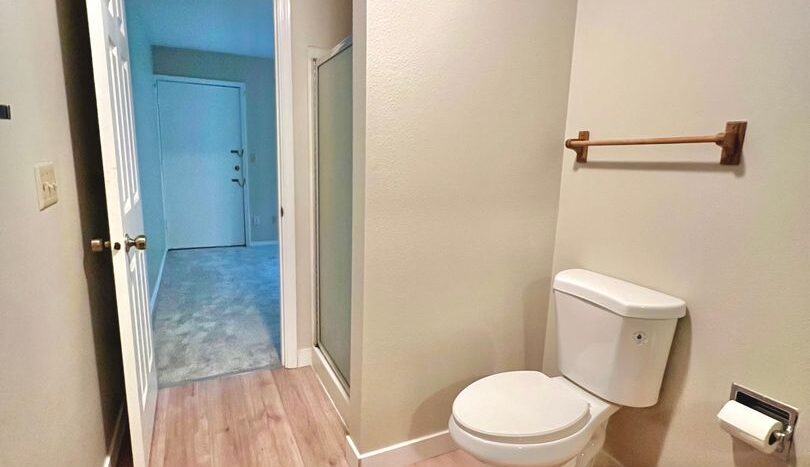 304-310 Cervantes Cir - Lake Oswego - Oregon - 3 bed, 2 bath rental property