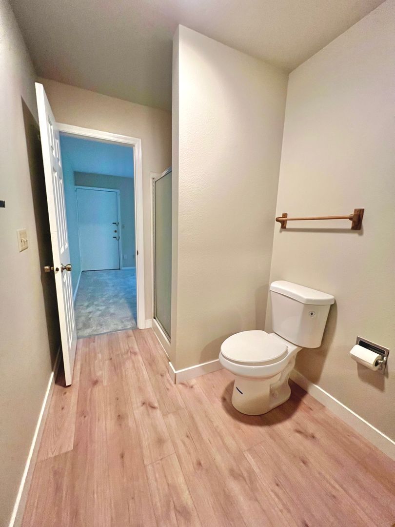 304-310 Cervantes Cir - Lake Oswego - Oregon - 3 bed, 2 bath rental property