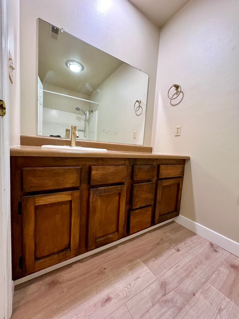 304-310 Cervantes Cir - Lake Oswego - Oregon - 3 bed, 2 bath rental property