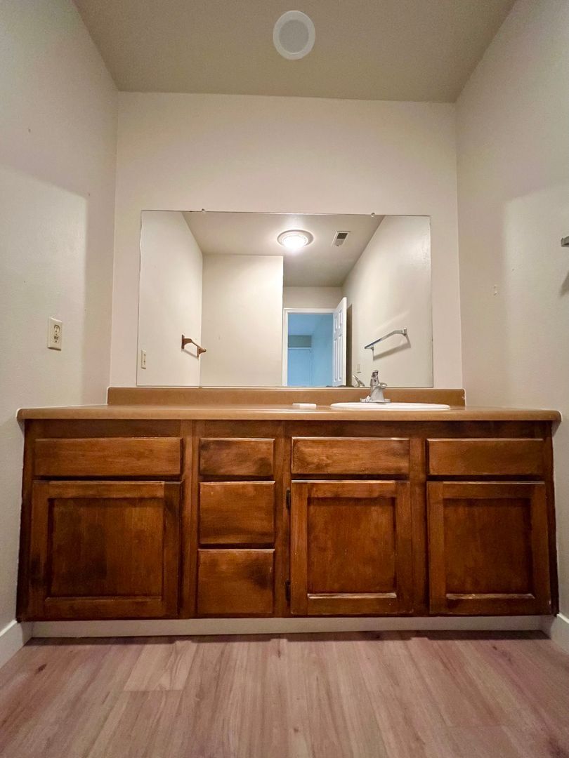 304-310 Cervantes Cir - Lake Oswego - Oregon - 3 bed, 2 bath rental property