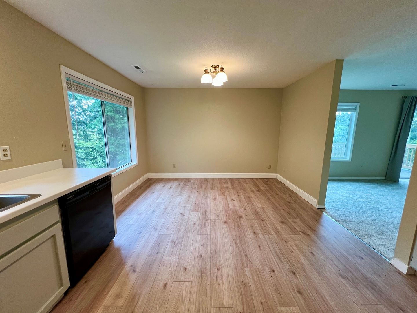 304-310 Cervantes Cir - Lake Oswego - Oregon - 3 bed, 2 bath rental property