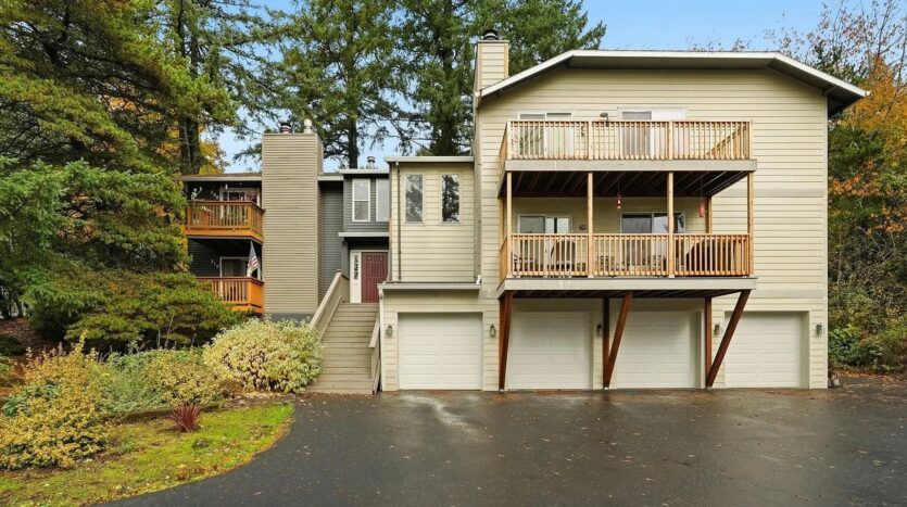304-310 Cervantes Cir - Lake Oswego - Oregon - 3 bed, 2 bath rental property
