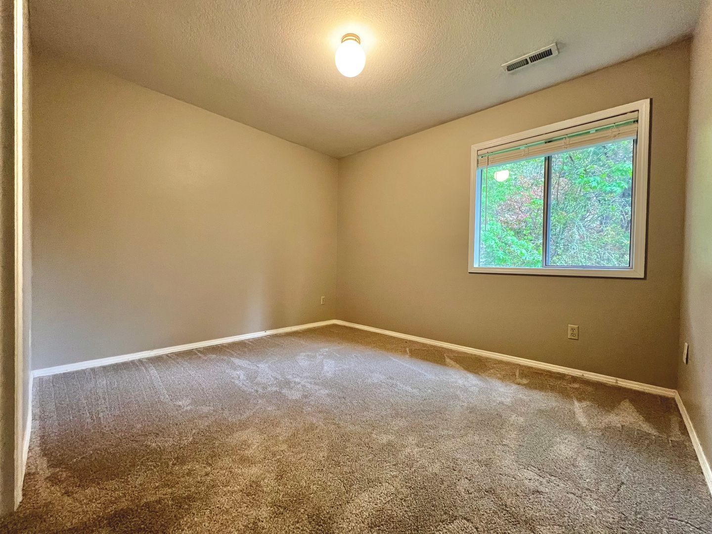 304-310 Cervantes Cir - Lake Oswego - Oregon - 3 bed, 2 bath rental property