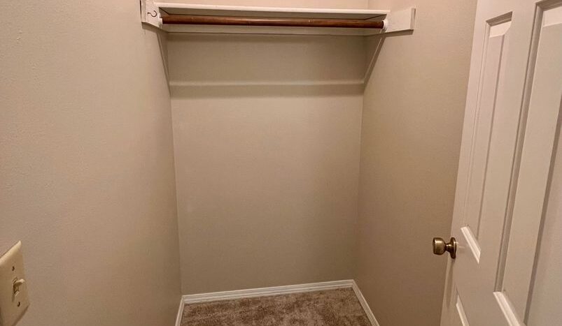 304-310 Cervantes Cir - Lake Oswego - Oregon - 3 bed, 2 bath rental property