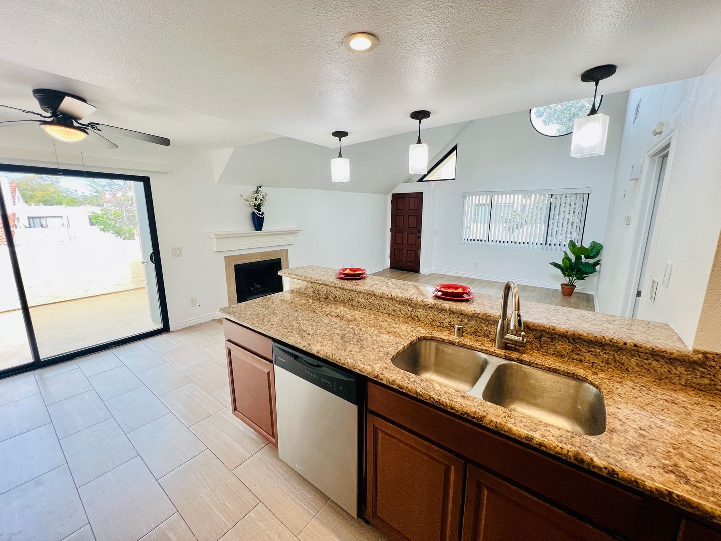 333 N. Melrose Drive Unit F - Vista - California - 1 bed, 1 bath rental property