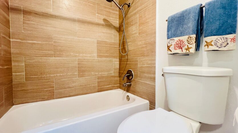 333 N. Melrose Drive Unit F - Vista - California - 1 bed, 1 bath rental property