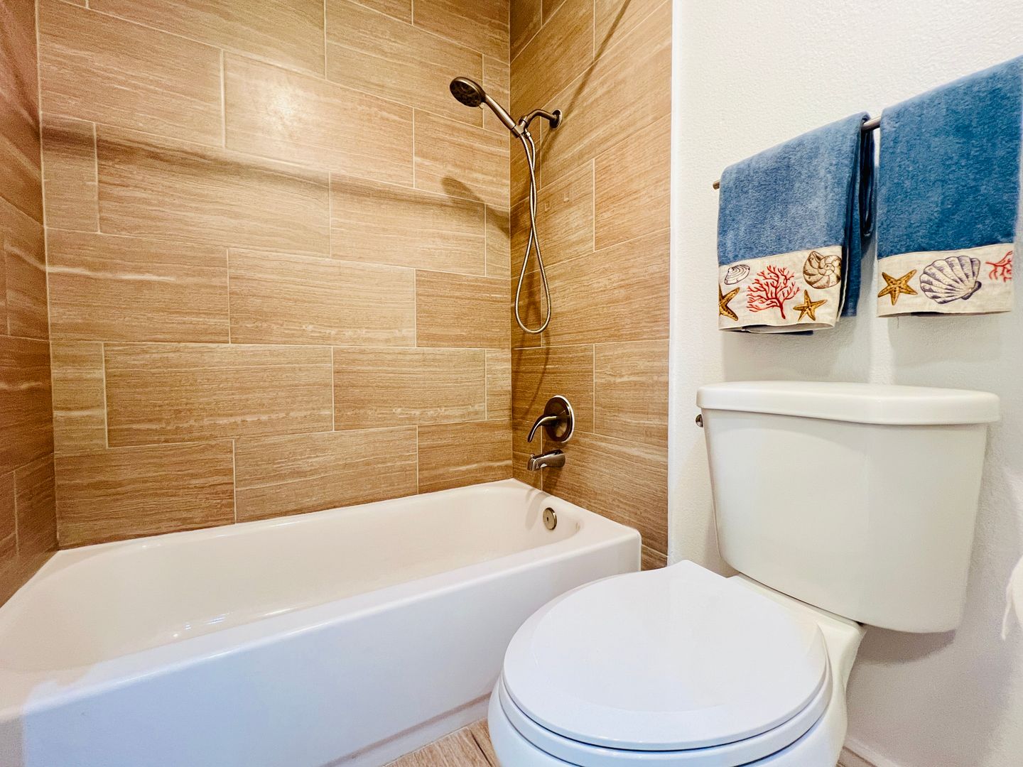 333 N. Melrose Drive Unit F - Vista - California - 1 bed, 1 bath rental property