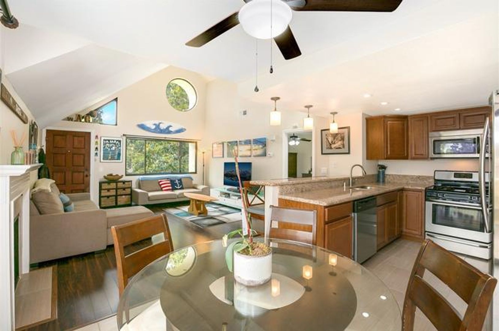 333 N. Melrose Drive Unit F - Vista - California - 1 bed, 1 bath rental property