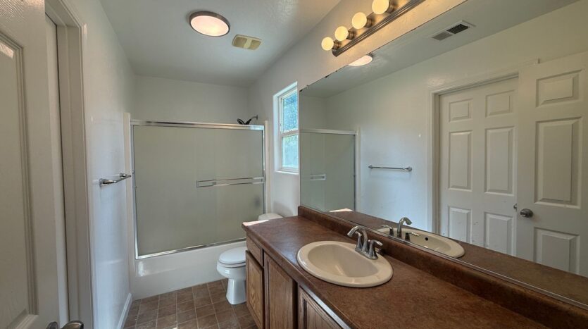 3331 N. Linda Vista St - Visalia - California - 3 bed, 2 bath rental property