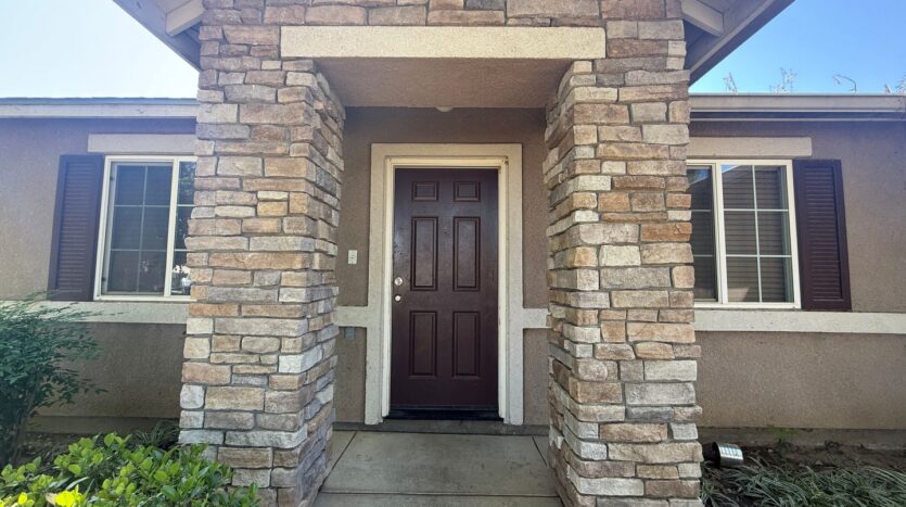 3331 N. Linda Vista St - Visalia - California - 3 bed, 2 bath rental property