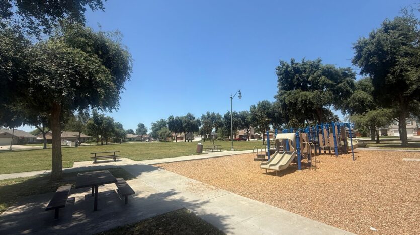 3331 N. Linda Vista St - Visalia - California - 3 bed, 2 bath rental property