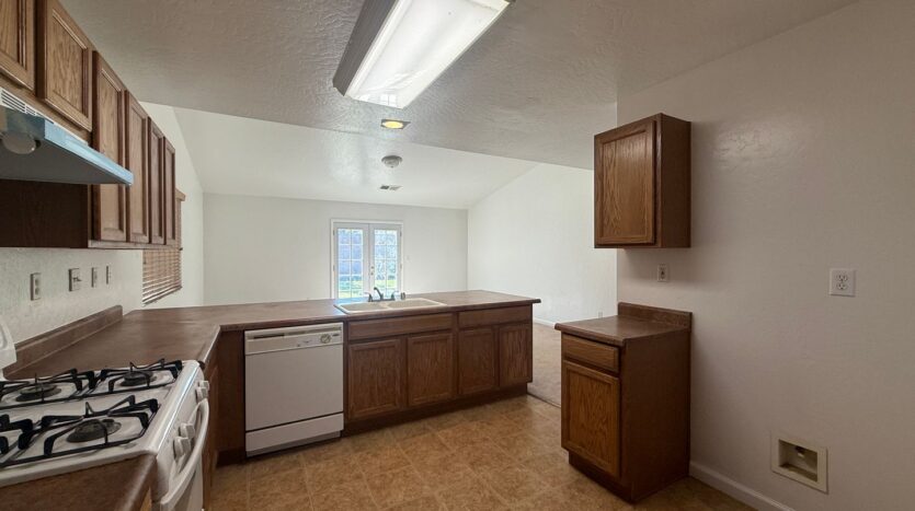 3331 N. Linda Vista St - Visalia - California - 3 bed, 2 bath rental property