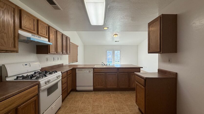 3331 N. Linda Vista St - Visalia - California - 3 bed, 2 bath rental property