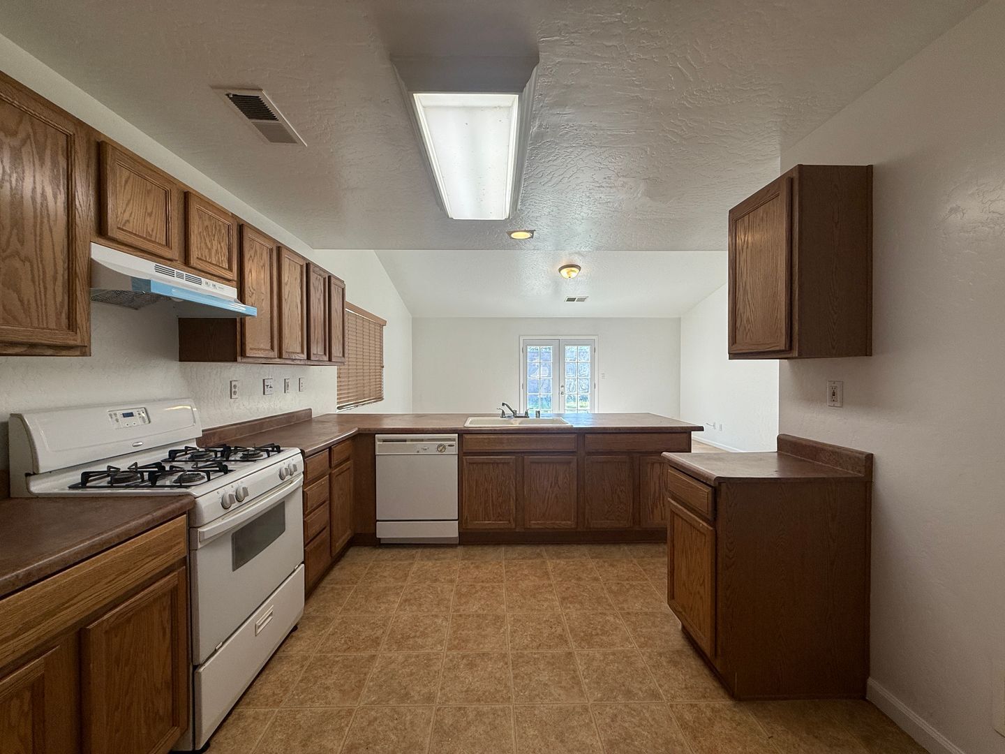 3331 N. Linda Vista St - Visalia - California - 3 bed, 2 bath rental property
