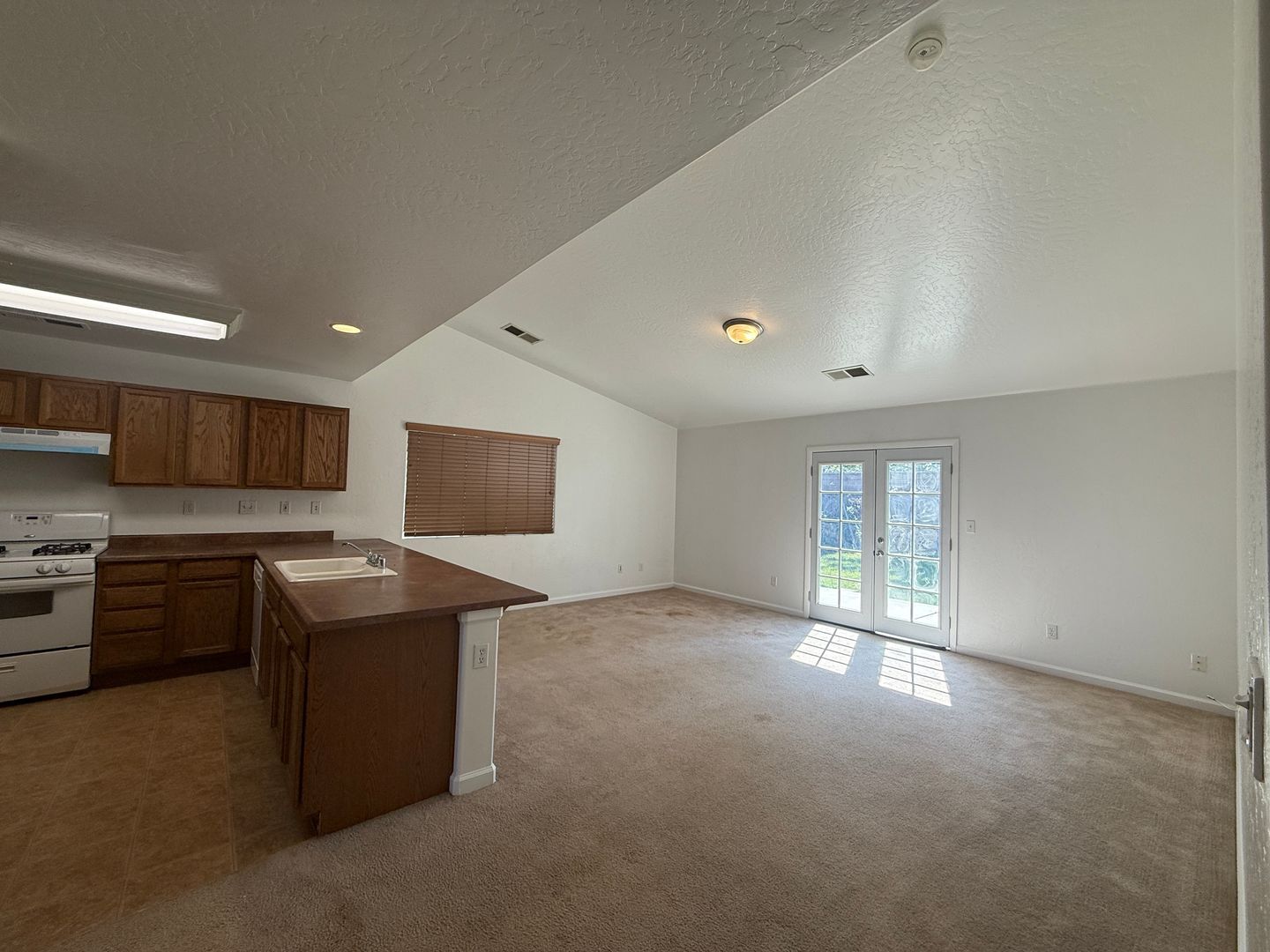 3331 N. Linda Vista St - Visalia - California - 3 bed, 2 bath rental property