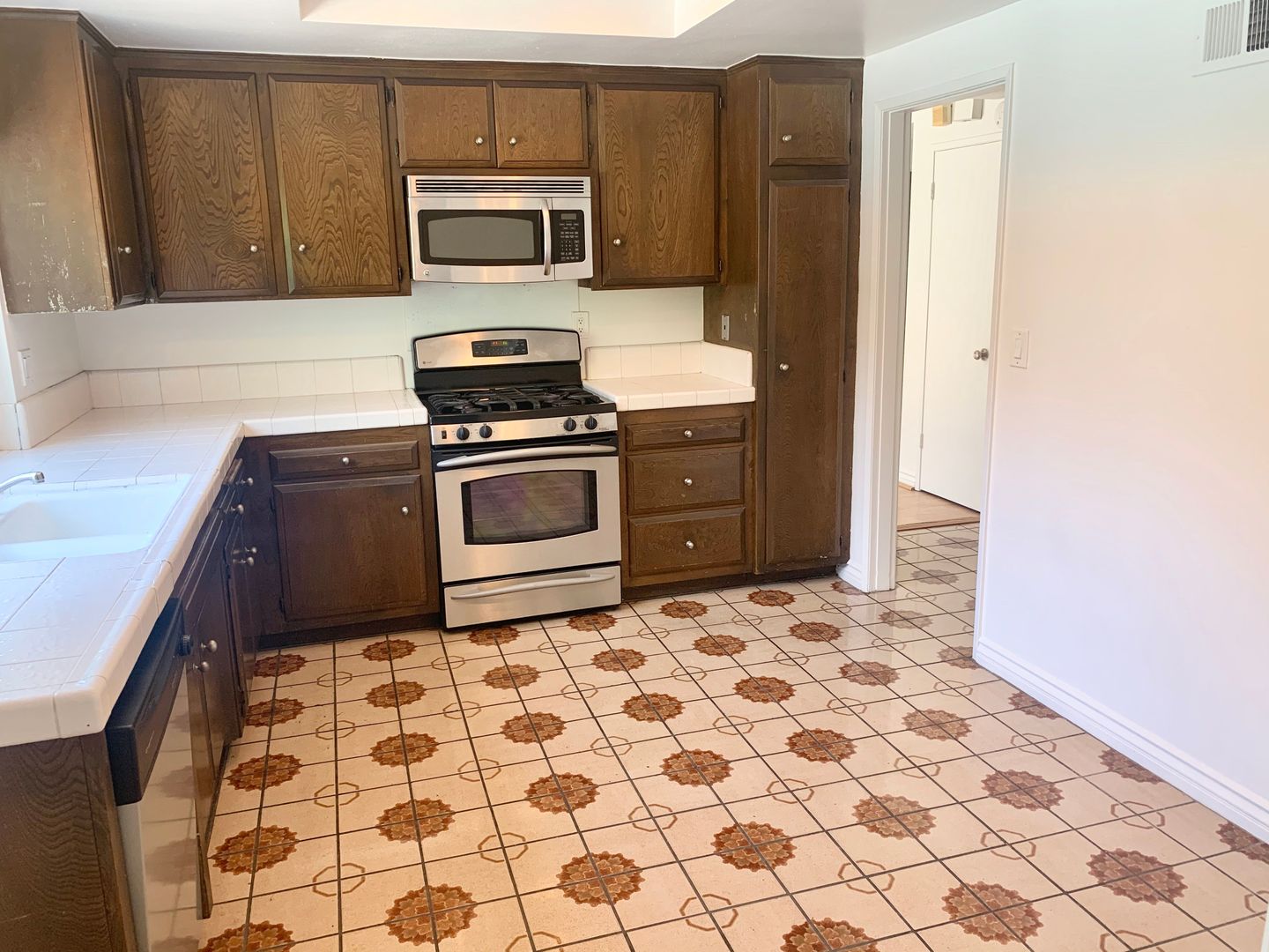 3491 Eboe St. - Irvine - California - 5 bed, 2.5 bath rental property