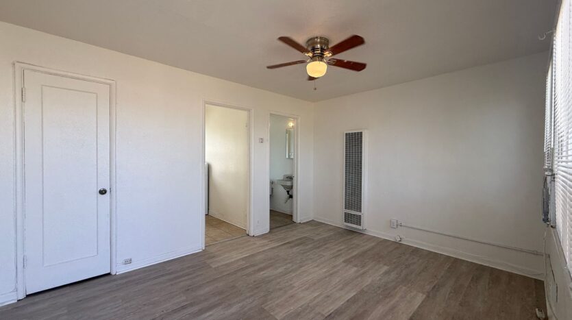 38717 6th St. East - Palmdale - California - 1 bath rental property