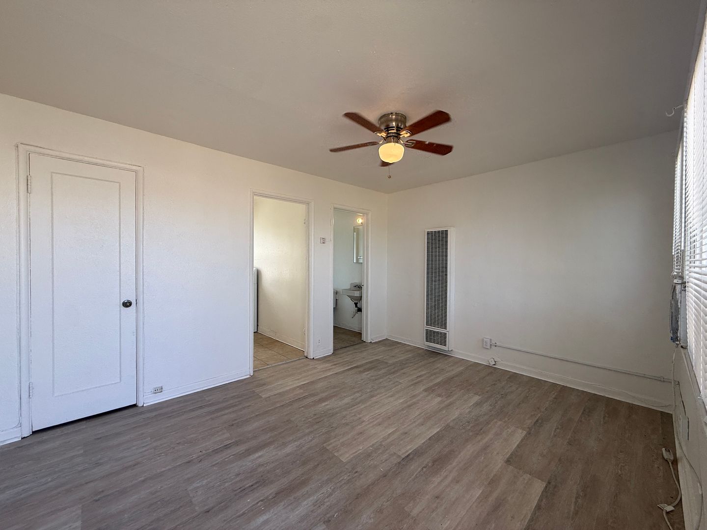 38717 6th St. East - Palmdale - California - 1 bath rental property