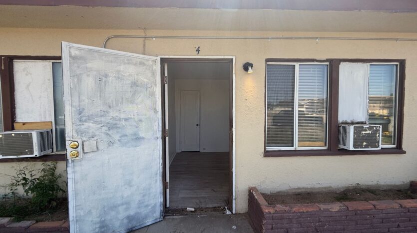 38717 6th St. East - Palmdale - California - 1 bath rental property