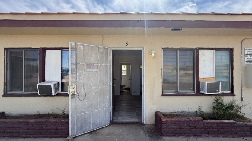 38717 6th St. East - Palmdale - California - 1 bath rental property