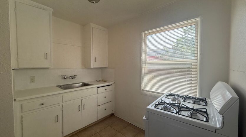 38717 6th St. East - Palmdale - California - 1 bath rental property
