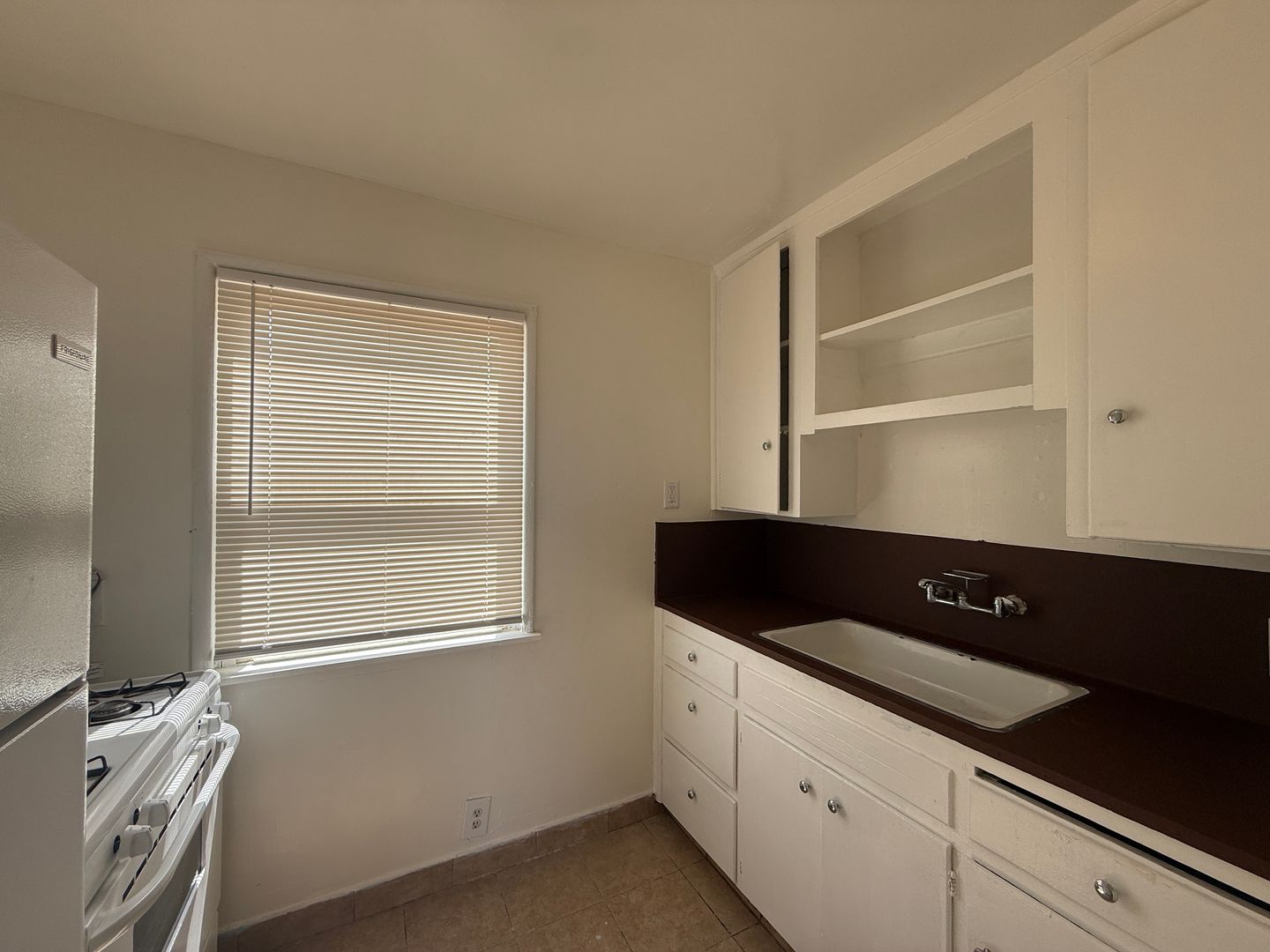 38717 6th St. East - Palmdale - California - 1 bath rental property