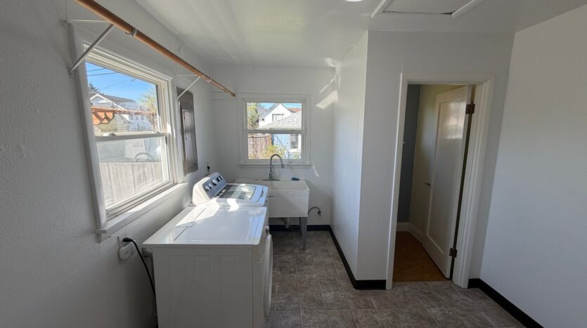 4102 N Verde St - Tacoma - Washington - 2 bed, 1.5 bath rental property