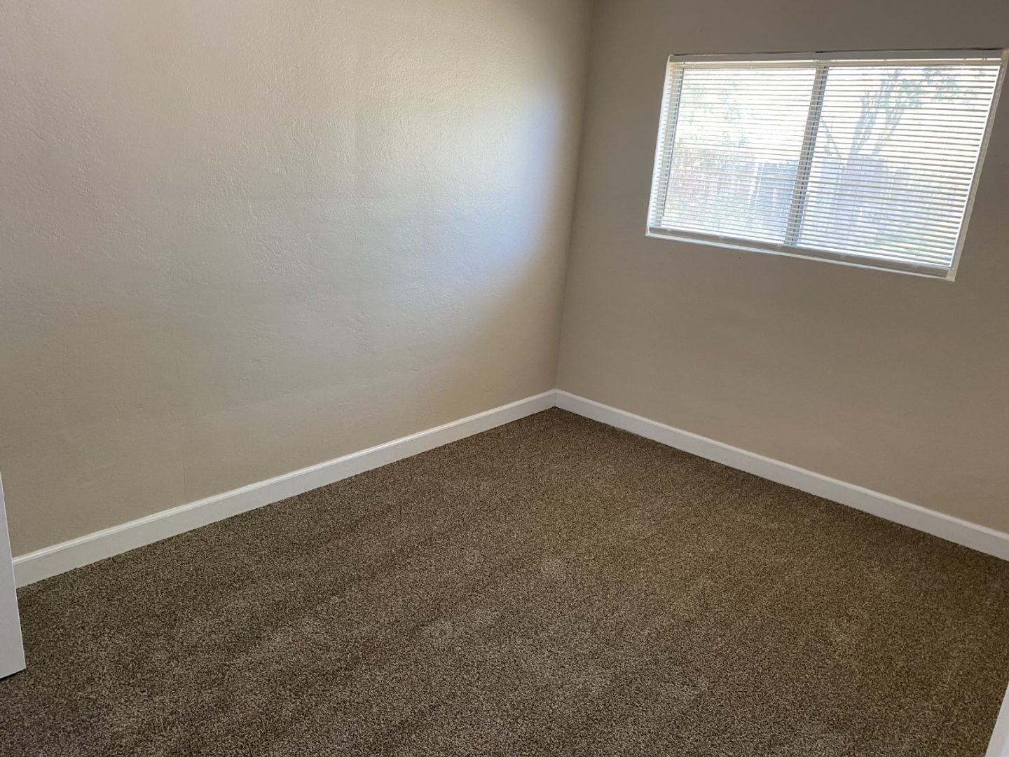 412 Alameda Ave - Chowchilla - California - 2 bed, 1 bath rental property