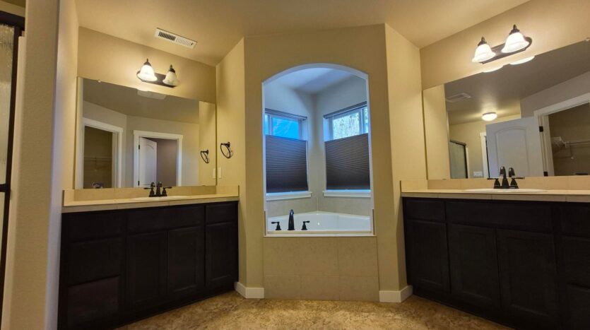 4231 NE 157th Ct - Vancouver - Washington - 3 bed, 2.5 bath rental property