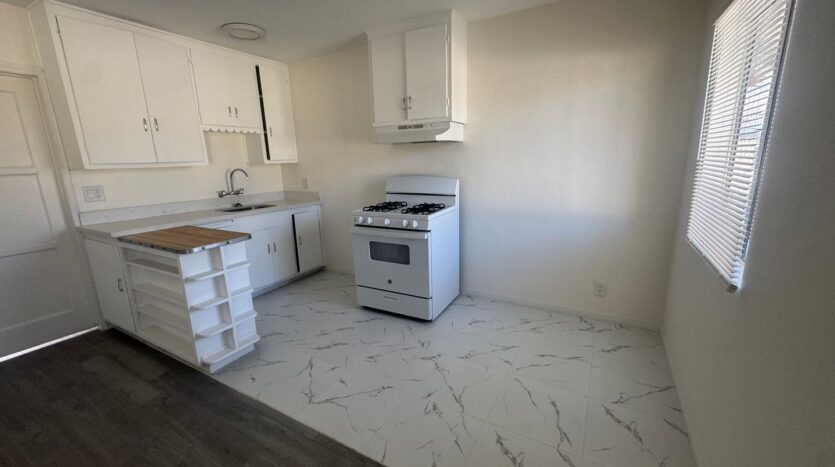 434 - 442 E Lincoln Street - Carson - California - 1 bed, 1 bath rental property